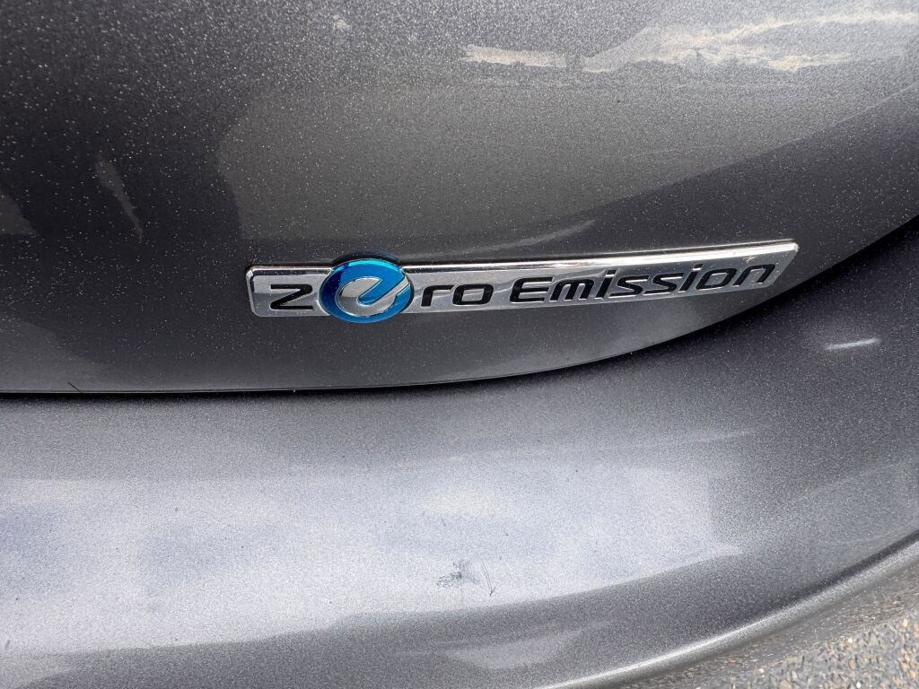 Used 2015 Nissan Leaf S w/ Charge Package image 9
