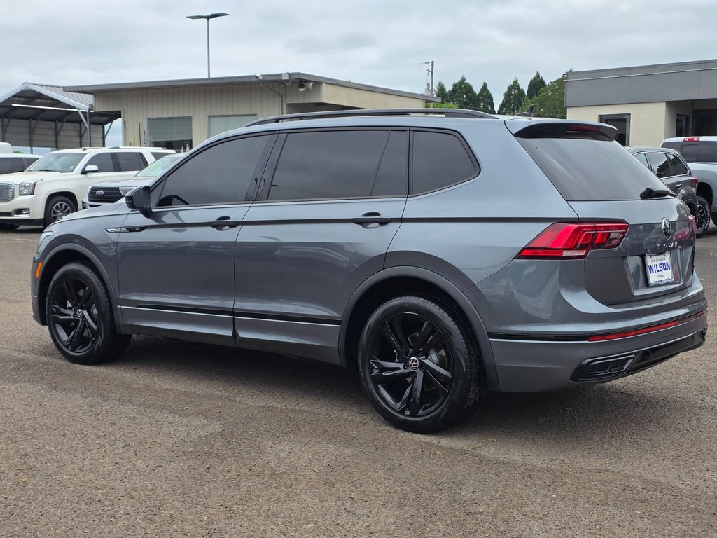 Used 2024 Volkswagen Tiguan SE R-Line FWD image 2