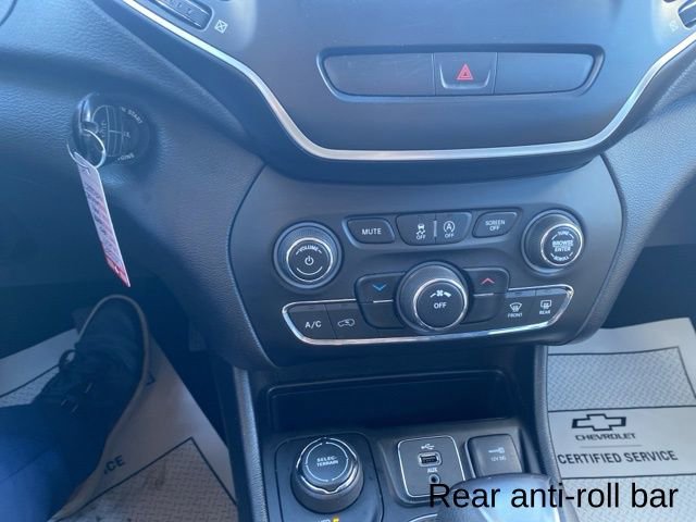 Used 2019 Jeep Cherokee Latitude w/ Popular Appearance Group image 18