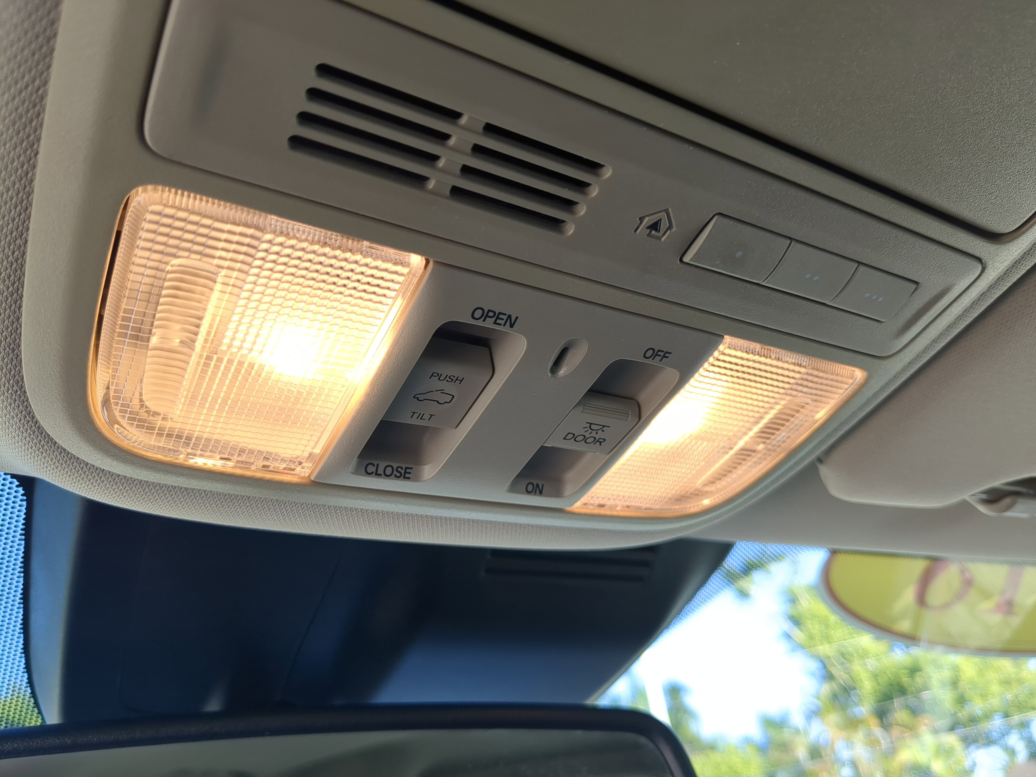 Used 2018 Honda CR-V Touring image 19