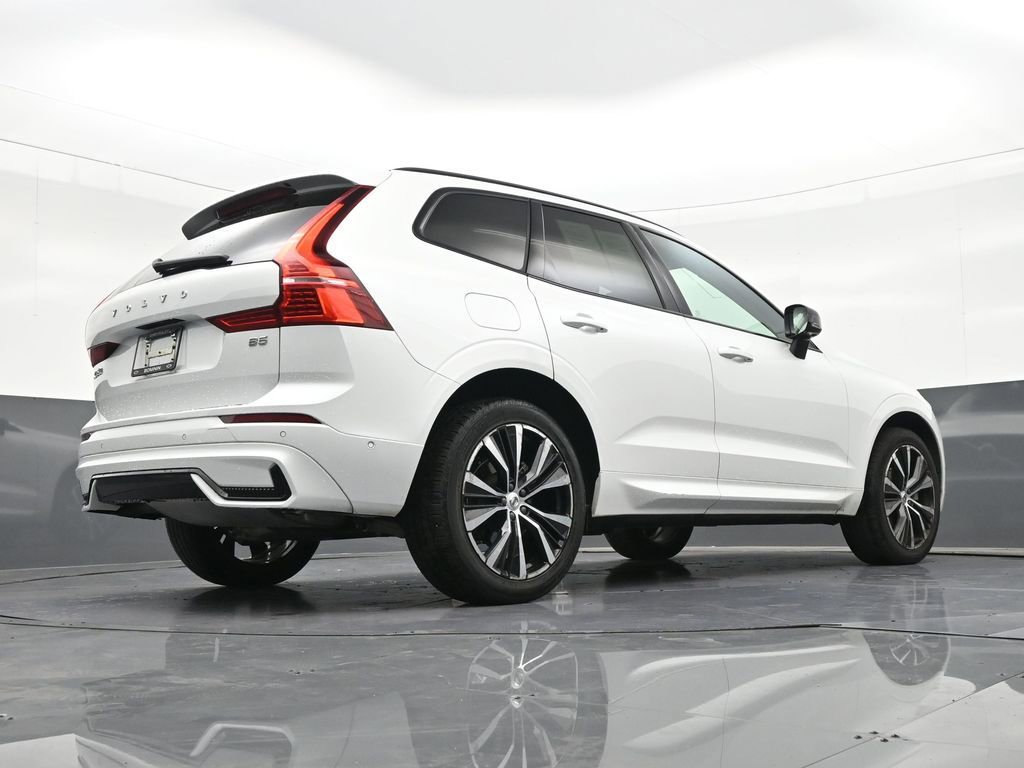 Used 2023 Volvo XC60 B5 Plus FWD image 26