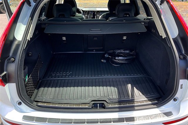 Used 2025 Volvo XC60 T8 Plus w/ Protection Package Premier image 34