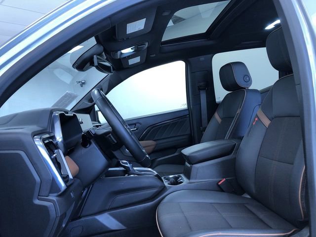 Used 2024 GMC Canyon AT4 w/ Technology Package image 13