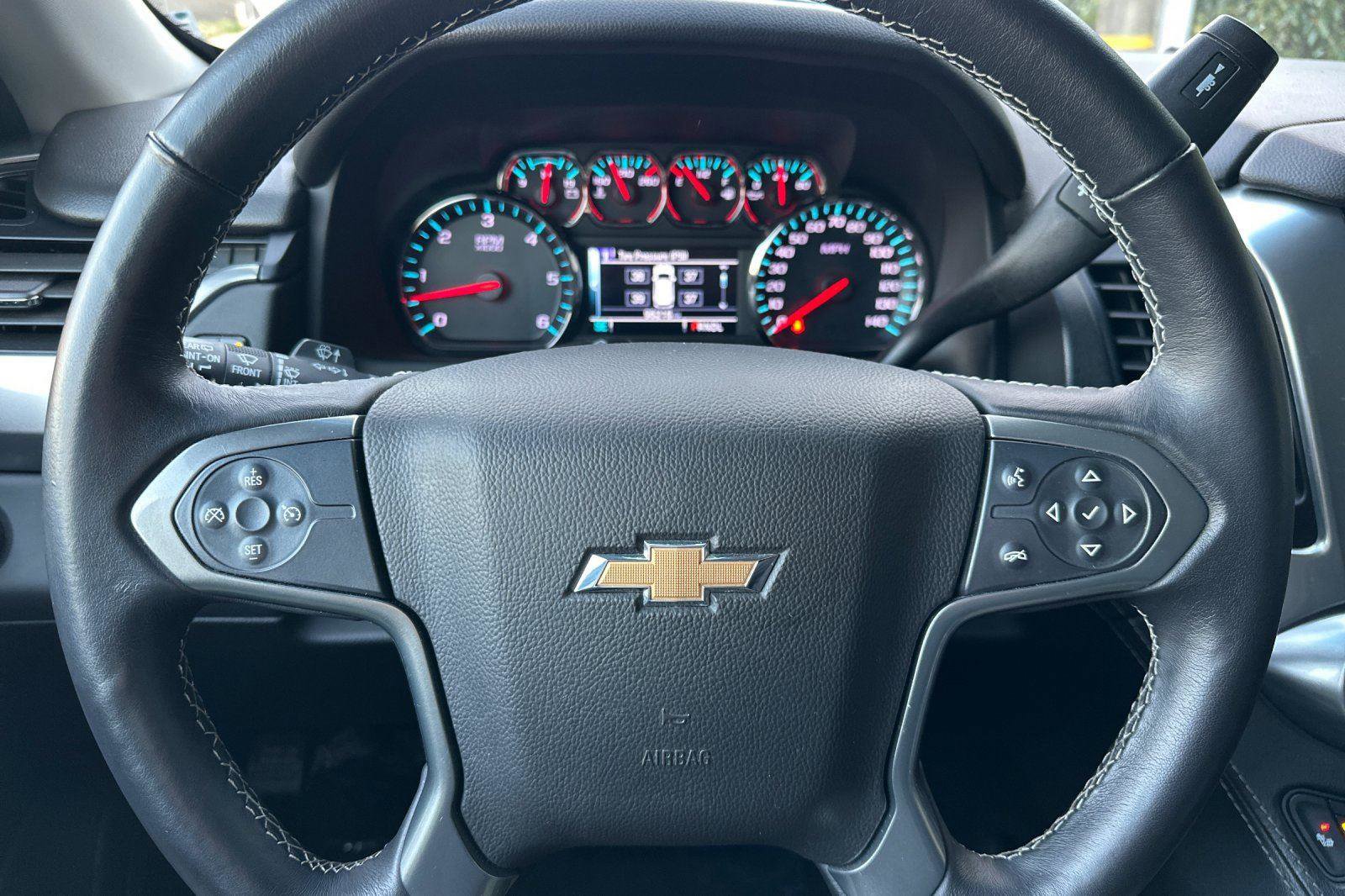 Used 2019 Chevrolet Suburban LT image 24