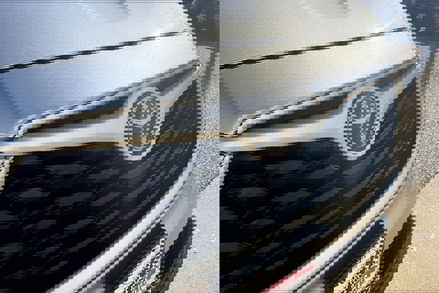 Used 2024 Toyota Highlander LE image 35