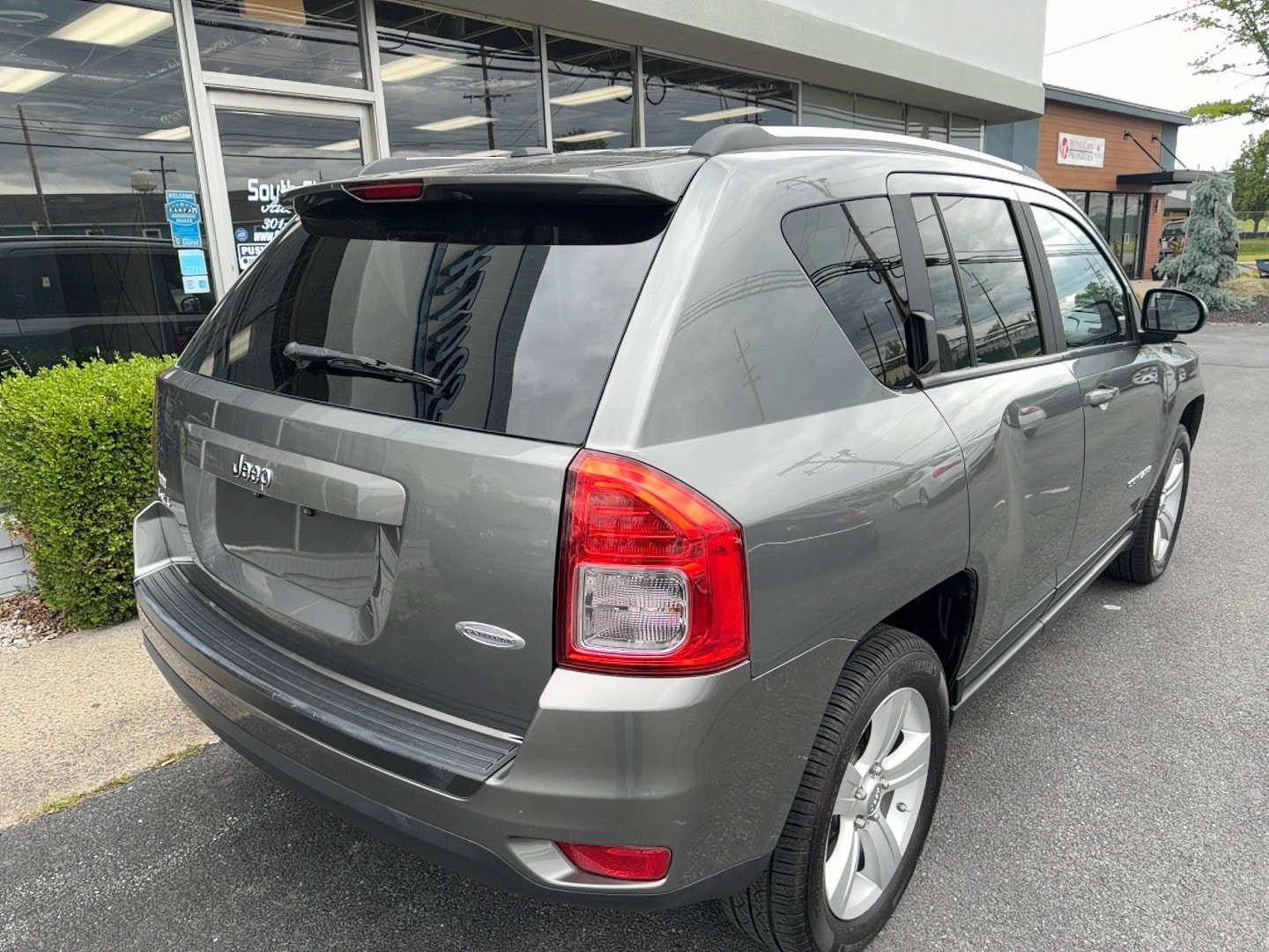 Used 2012 Jeep Compass Latitude AWD/4WD image 4