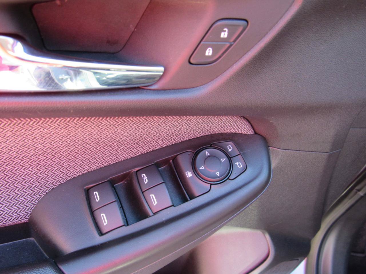 Used 2025 Chevrolet TrailBlazer LT AWD/4WD image 16