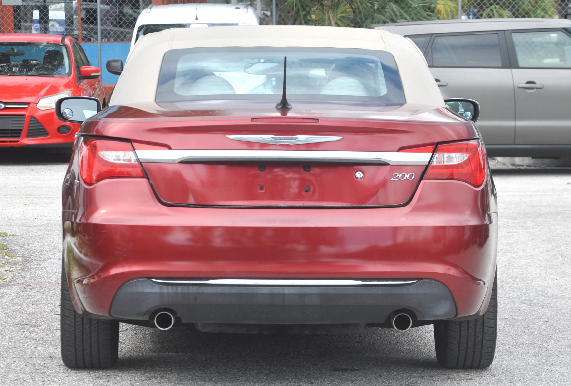 Used 2011 Chrysler 200 Touring FWD image 5