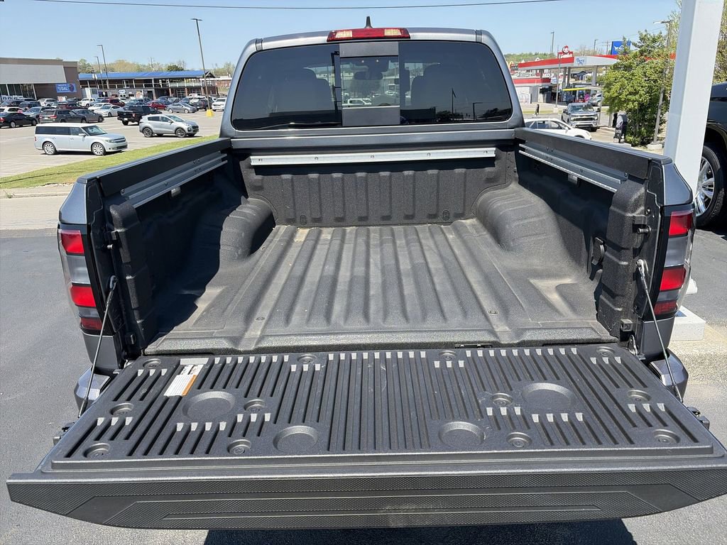 Used 2025 Nissan Frontier SV w/ SV Convenience Package image 28