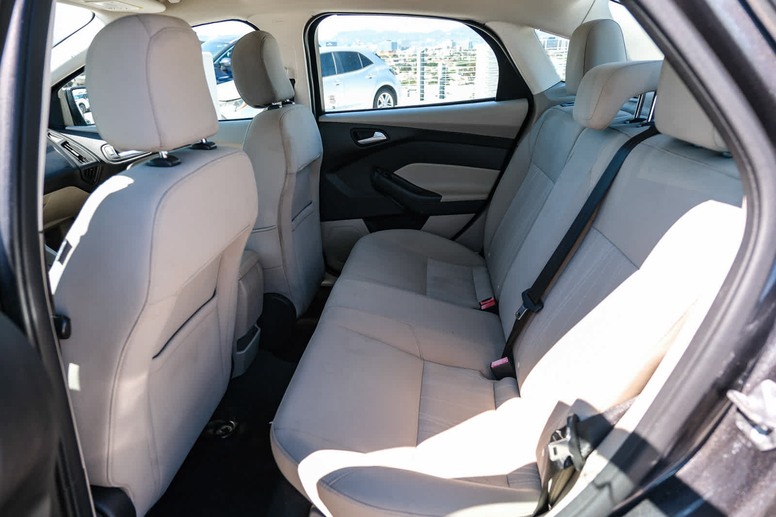 Used 2015 Ford Focus SE FWD image 19