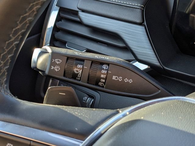 Used 2025 GMC Acadia Elevation image 25