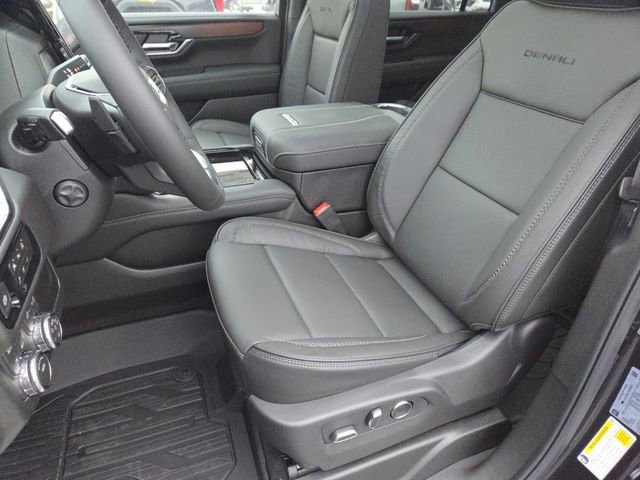New 2026 GMC Yukon XL Denali w/ Sun & Power Step Package image 38