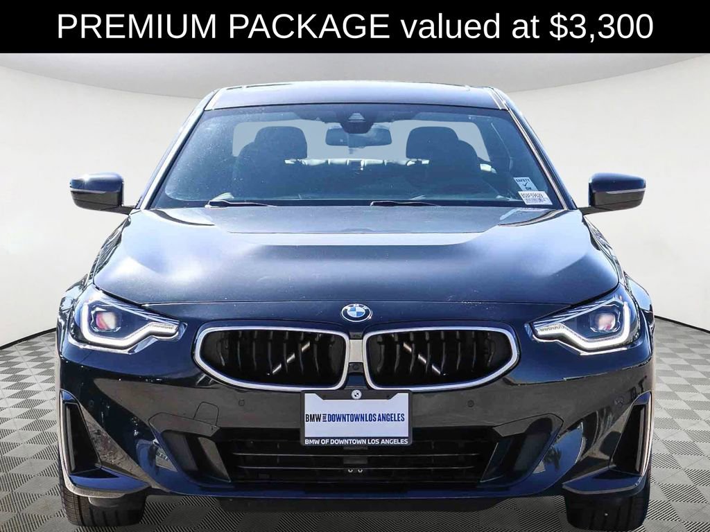 Used 2025 BMW 230i Coupe w/ Premium Package RWD image 2