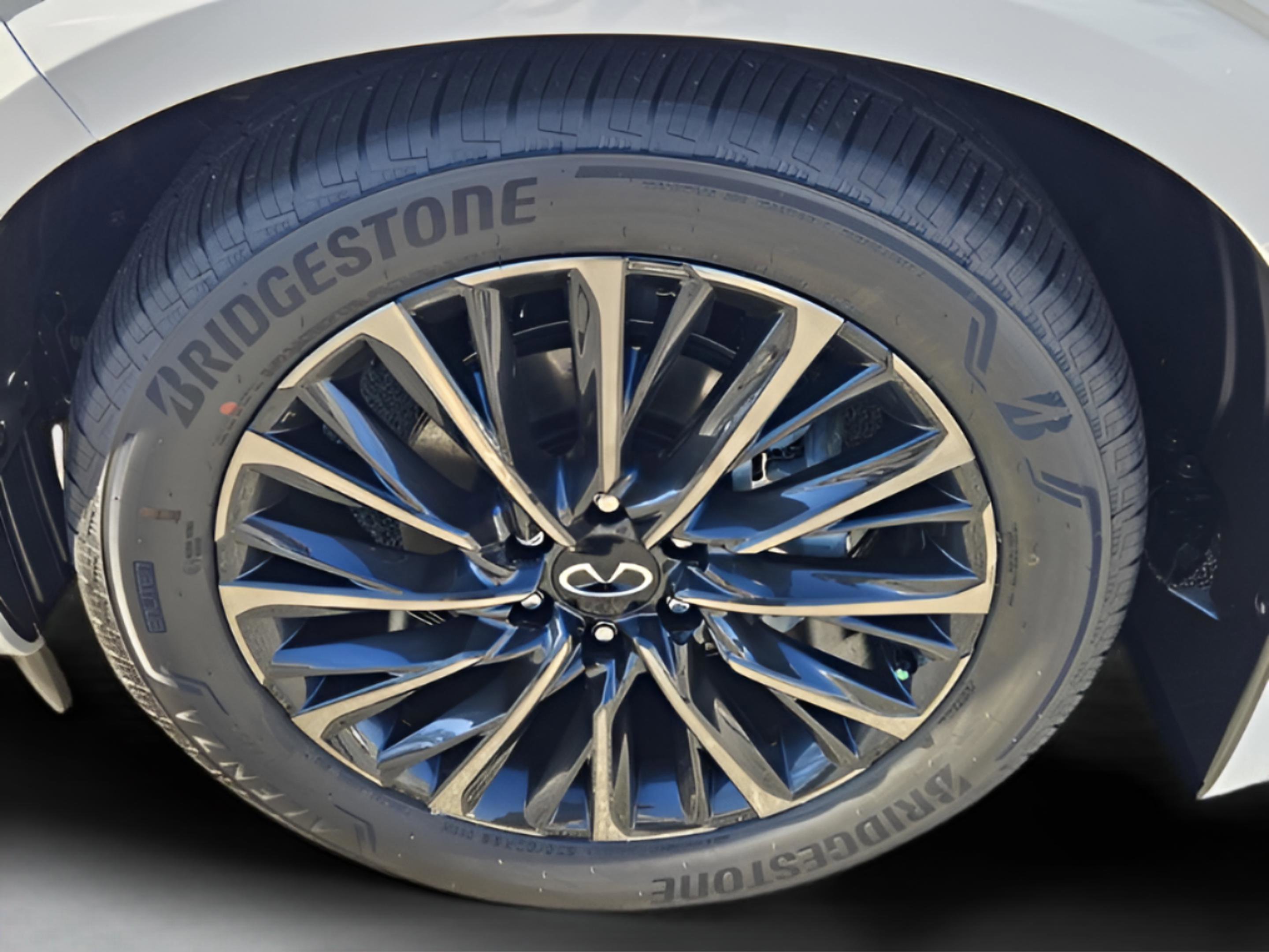 New 2026 INFINITI QX80 Autograph w/ Premium Cargo Package image 11