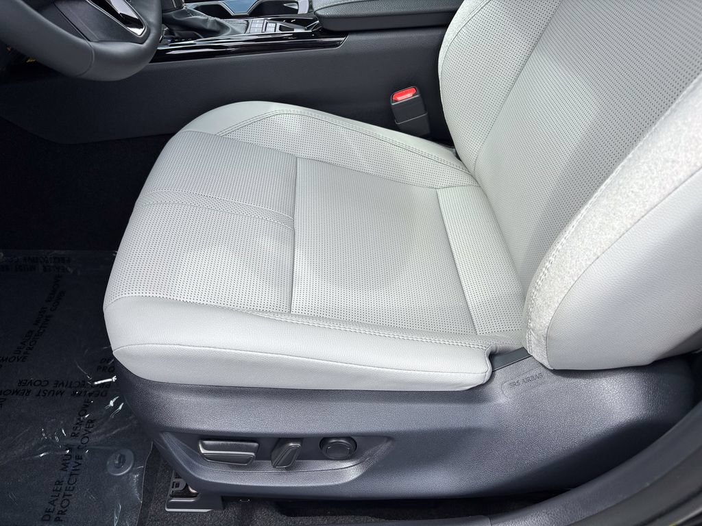 Used 2026 Toyota Camry XLE w/ Premium Plus Package AWD/4WD image 22
