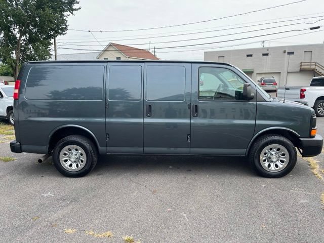 Used 2014 Chevrolet Express 1500 RWD image 2