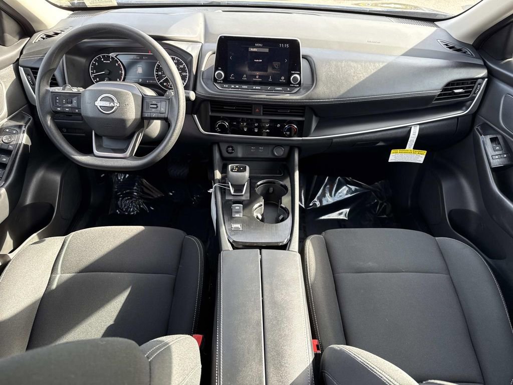 Used 2025 Nissan Rogue S image 16