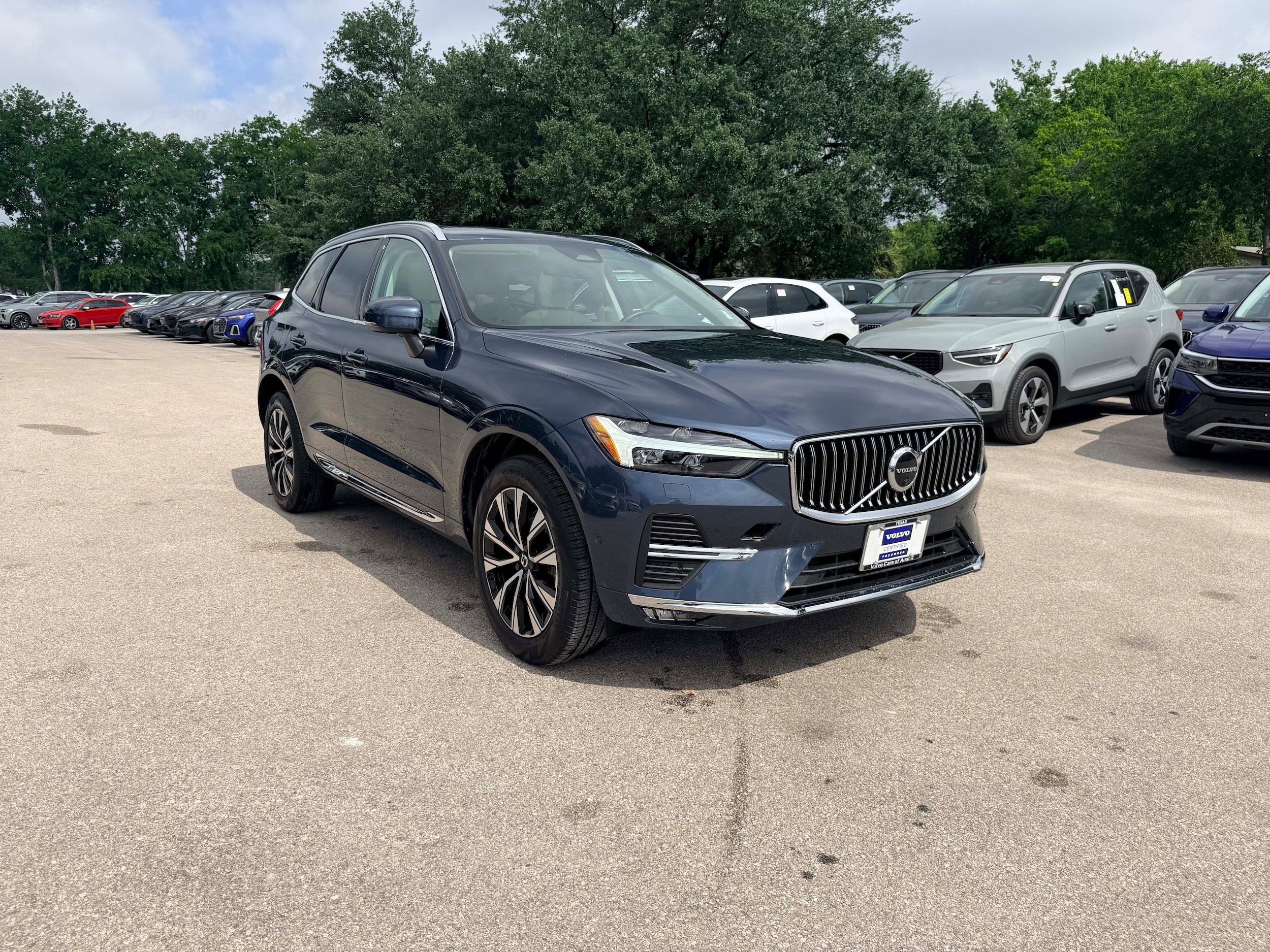 Certified 2023 Volvo XC60 B5 Plus w/ Climate Package AWD/4WD image 8