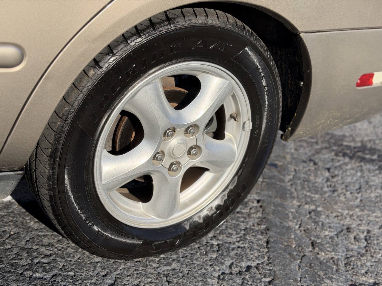 Used 2002 Ford Taurus SE FWD image 19