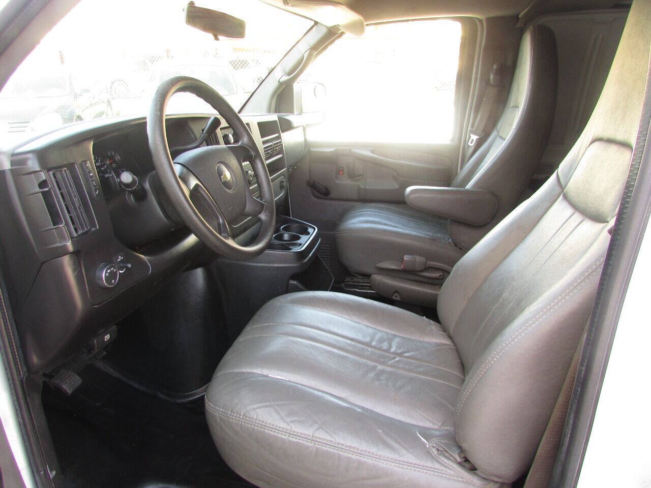 Used 2012 Chevrolet Express 1500 RWD image 9