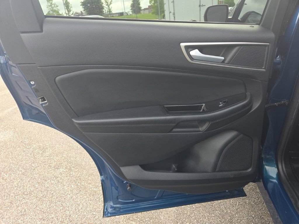 Used 2020 Ford Edge SEL w/ Convenience Package FWD image 13
