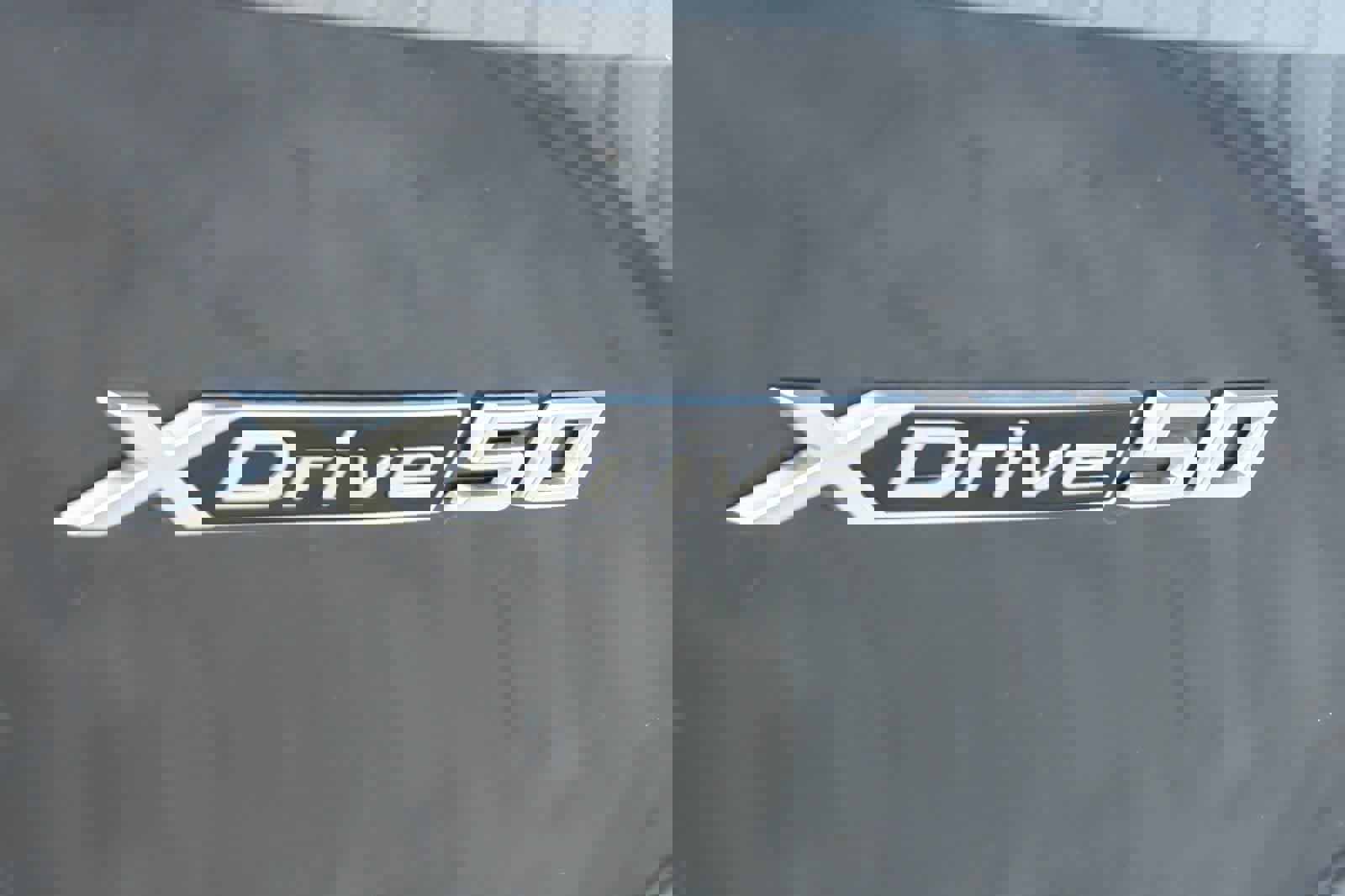 Used 2023 BMW iX xDrive50 w/ Premium Package image 28