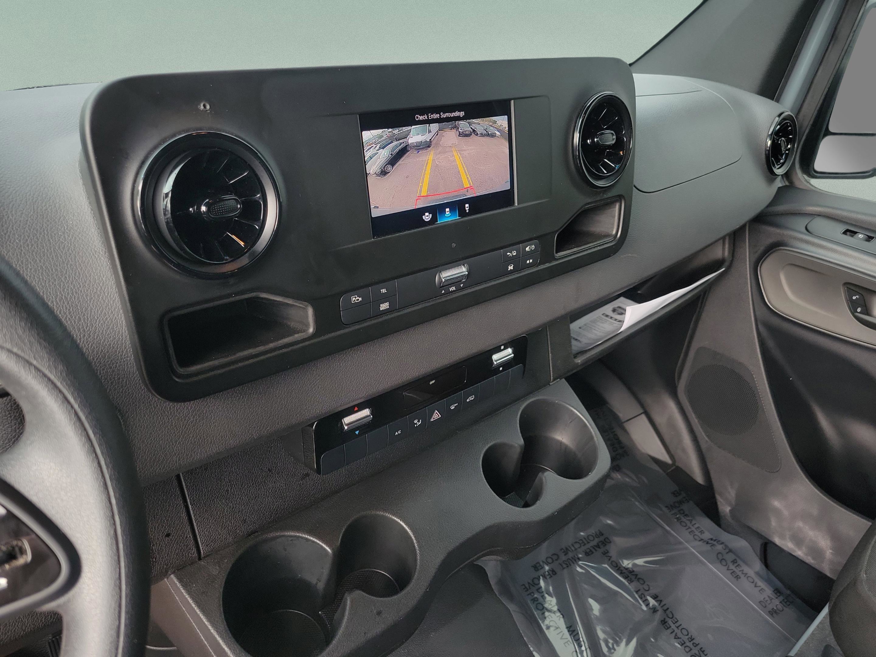 Used 2024 Mercedes-Benz Sprinter 2500 image 30