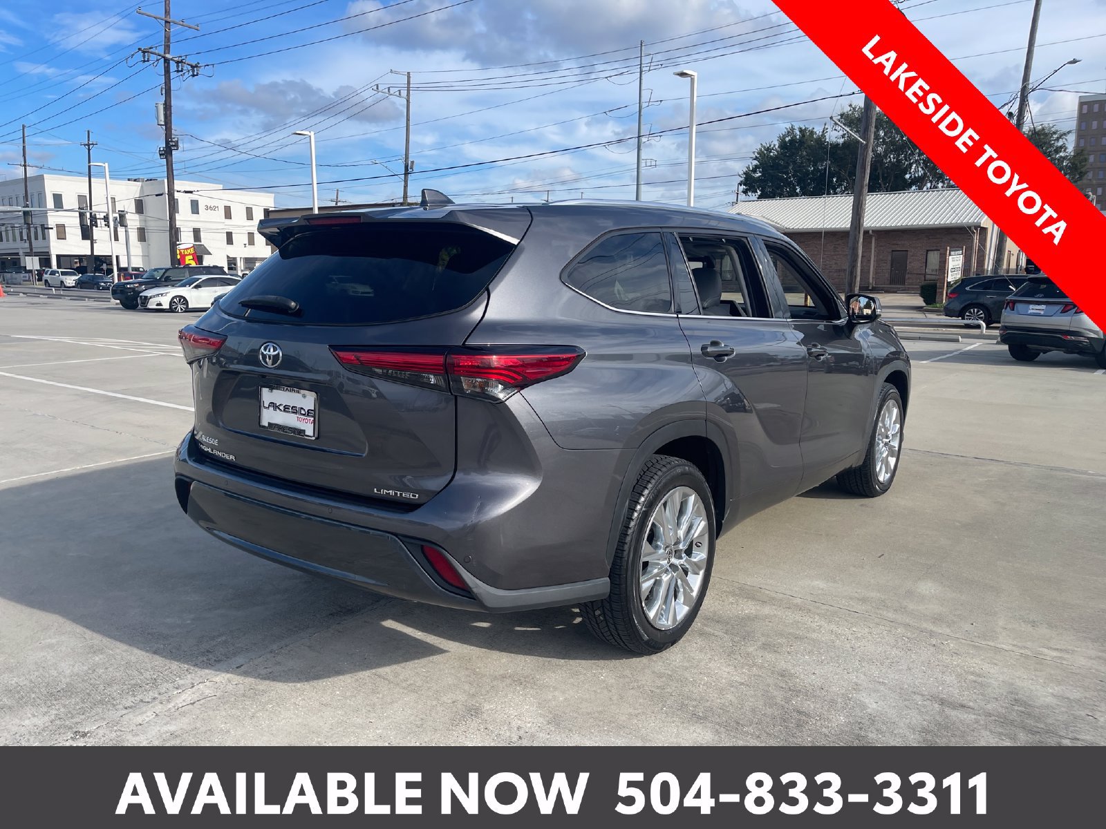 Used 2023 Toyota Highlander Limited FWD image 5