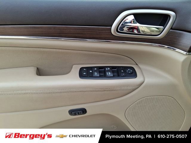 Used 2016 Jeep Grand Cherokee Overland AWD/4WD image 15