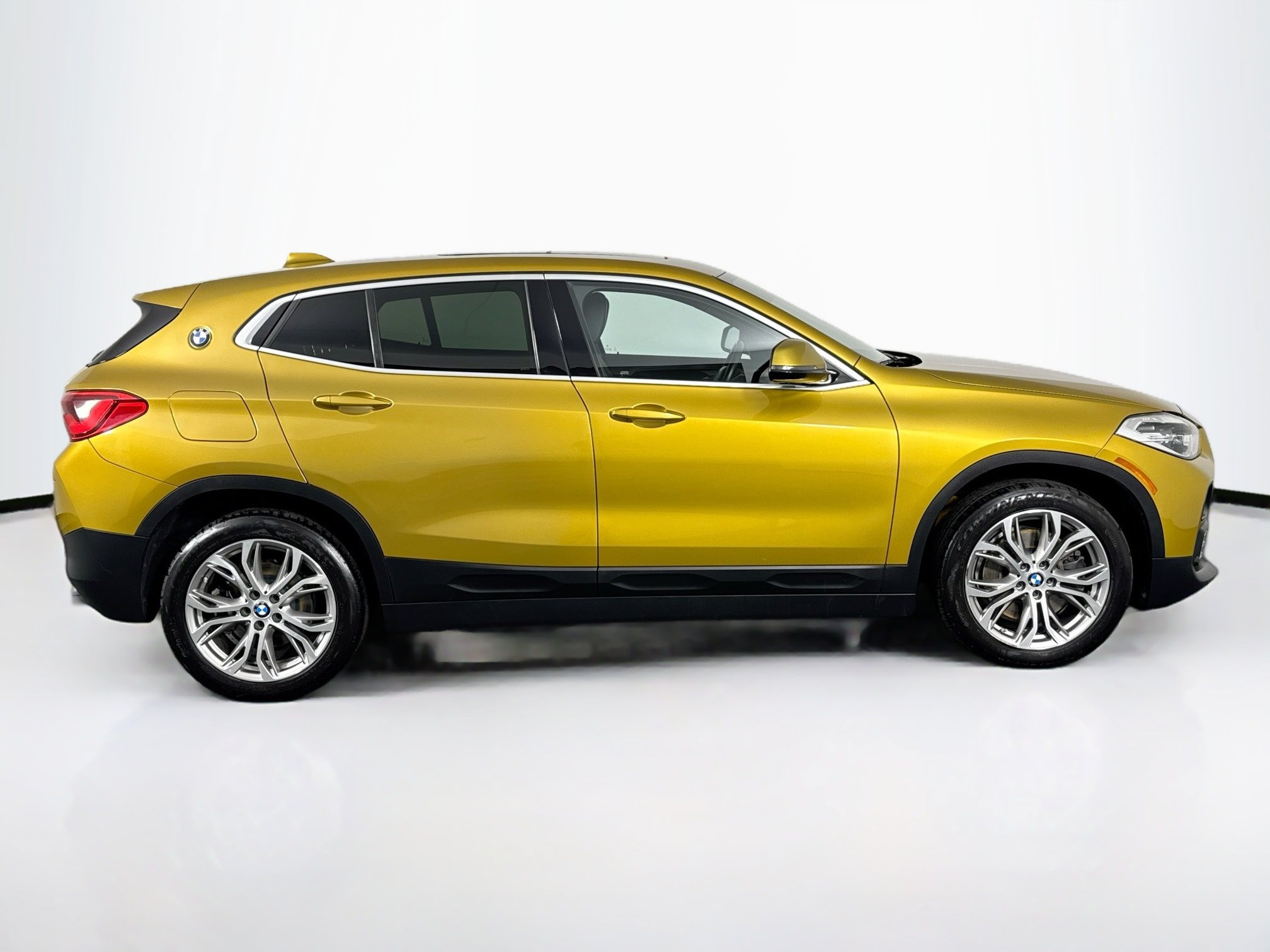 Used 2019 BMW X2 xDrive28i w/ Convenience Package AWD/4WD image 16