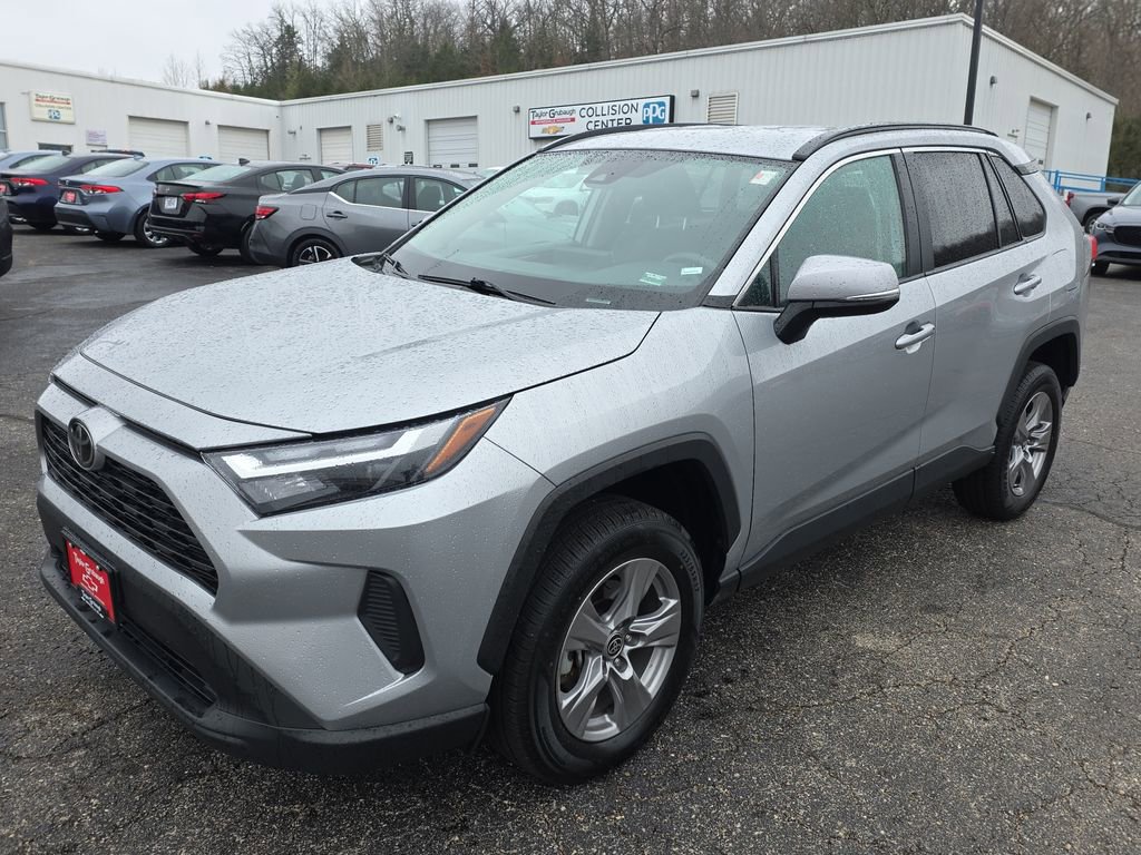 Used 2025 Toyota RAV4 XLE FWD image 4