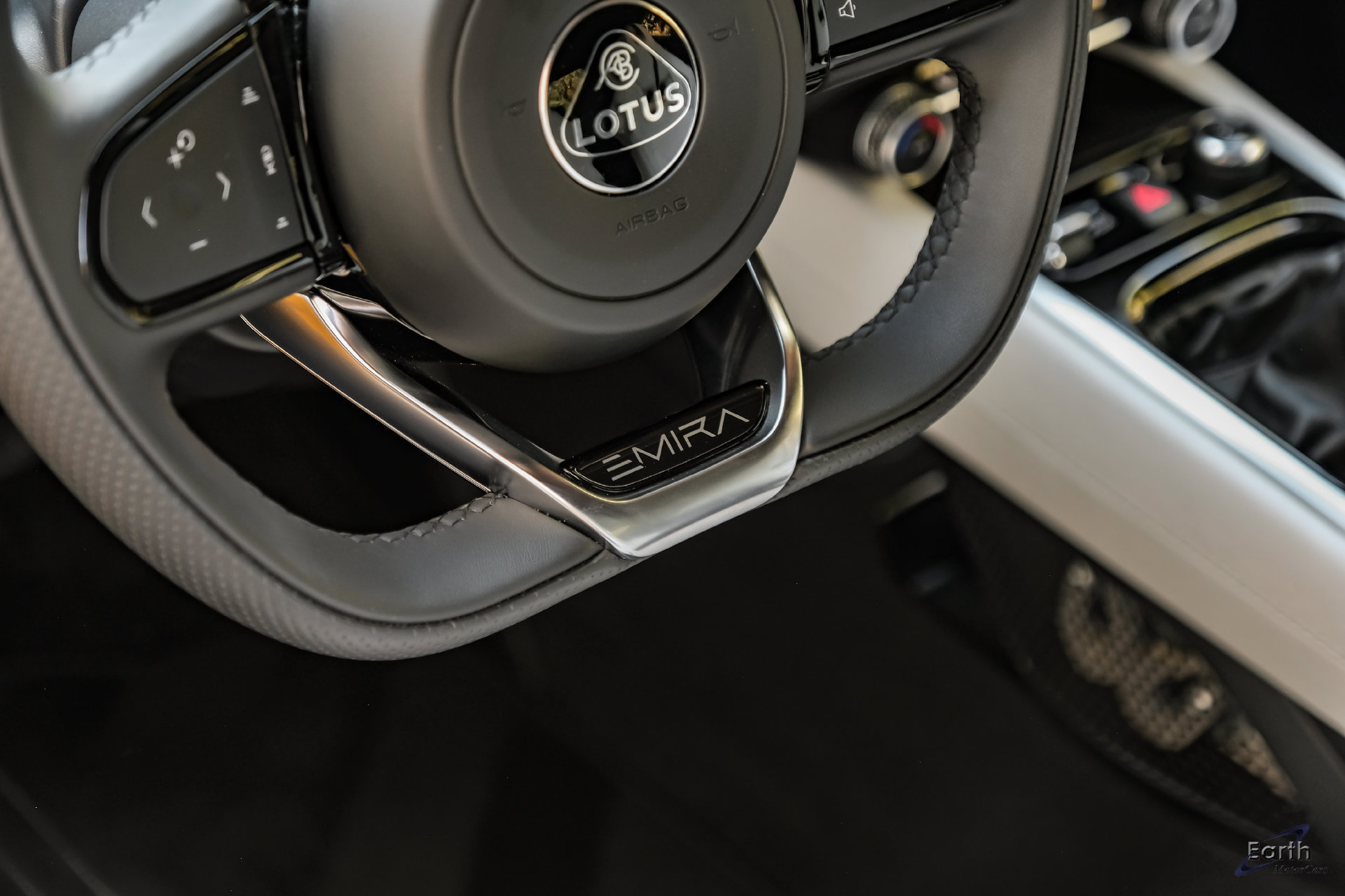 Used 2025 Lotus Emira RWD image 45