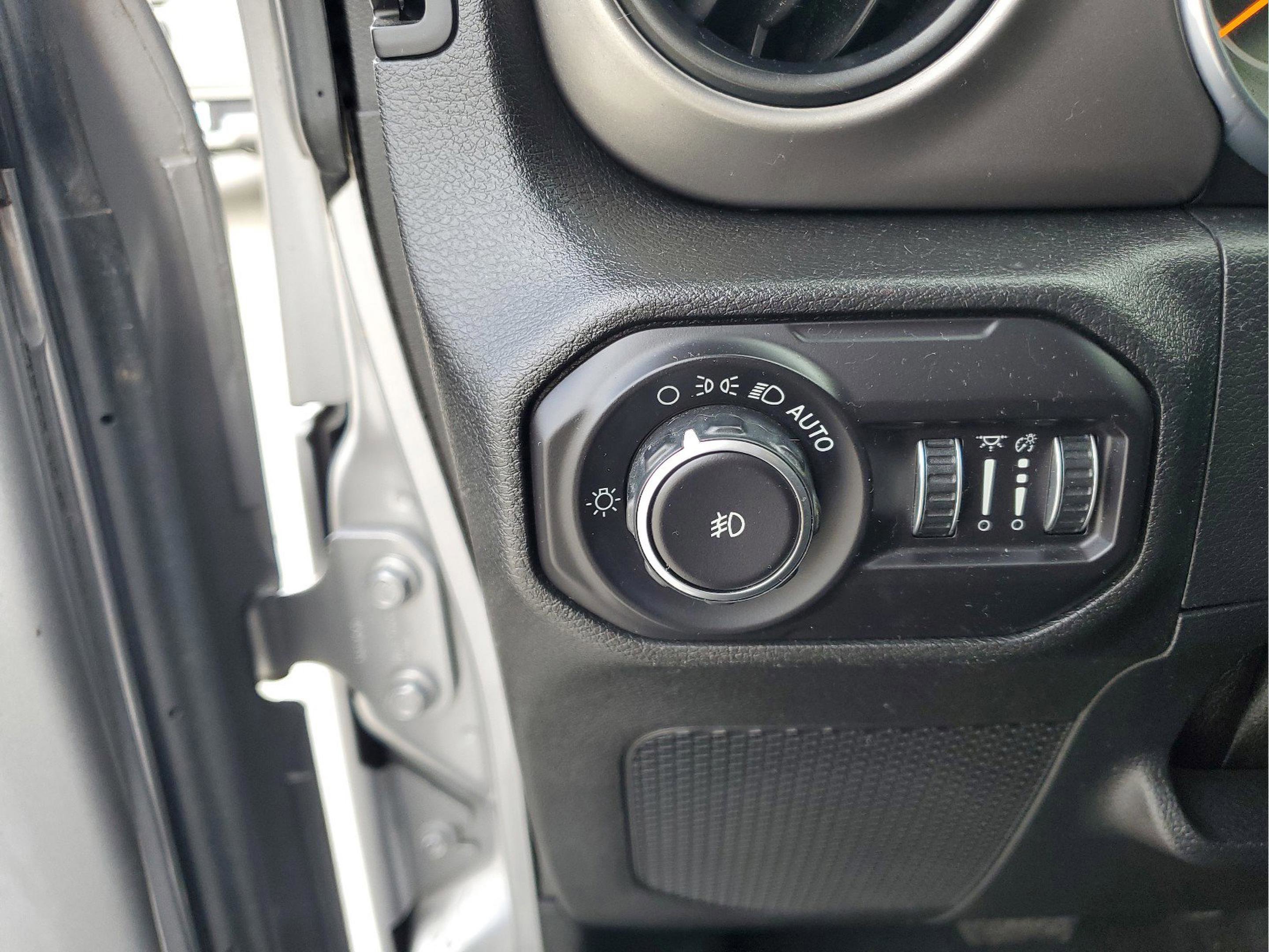 Certified 2018 Jeep Wrangler Unlimited Sport S image 25
