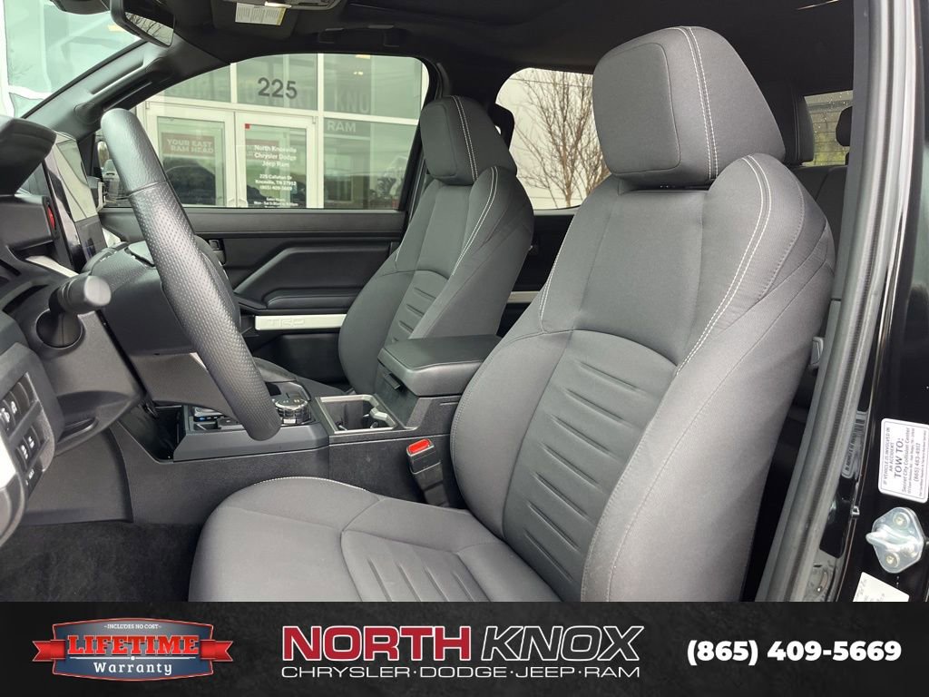 Used 2024 Toyota Tacoma TRD Sport w/ TRD Sport Upgrade Package image 4