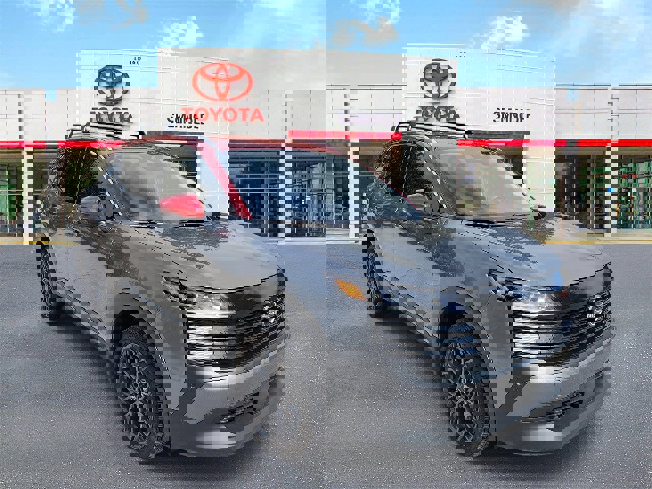 Used 2025 Nissan Kicks SR image 2