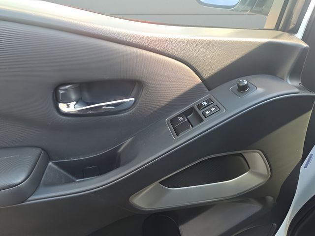 Certified 2024 Nissan Frontier SV image 9