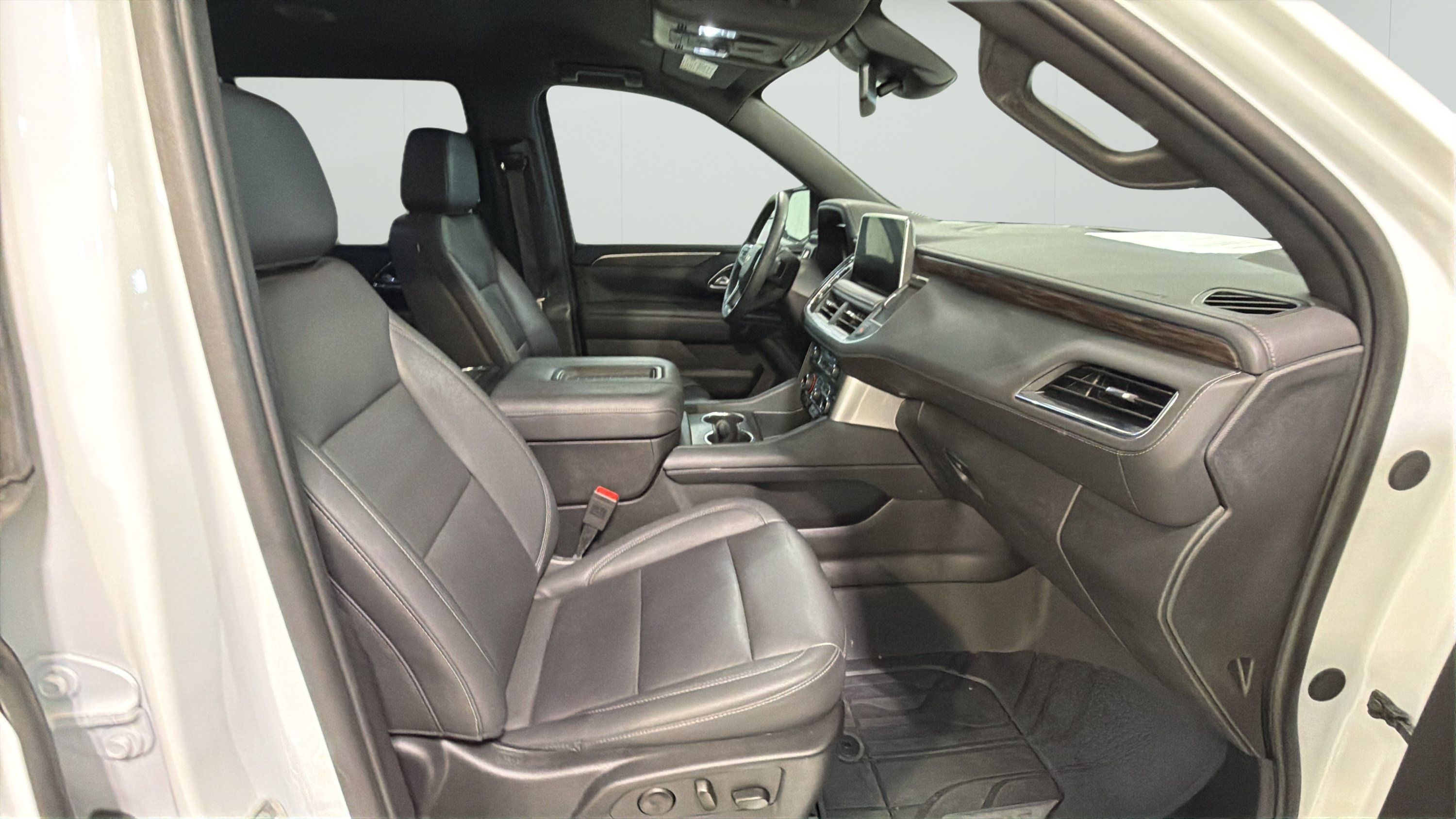 Used 2023 Chevrolet Tahoe LT w/ Luxury Package RWD image 24