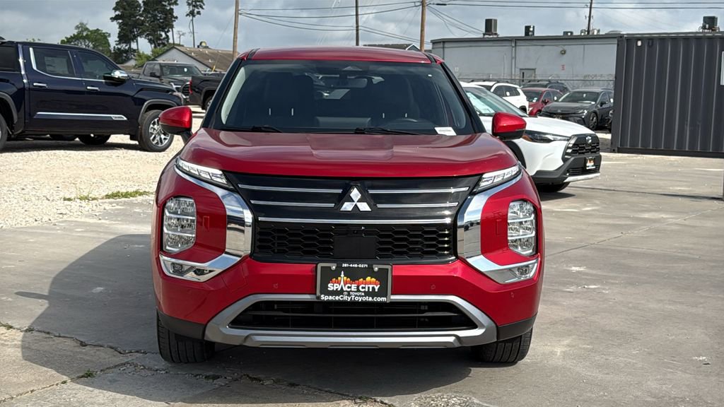 Used 2025 Mitsubishi Outlander SE video 2