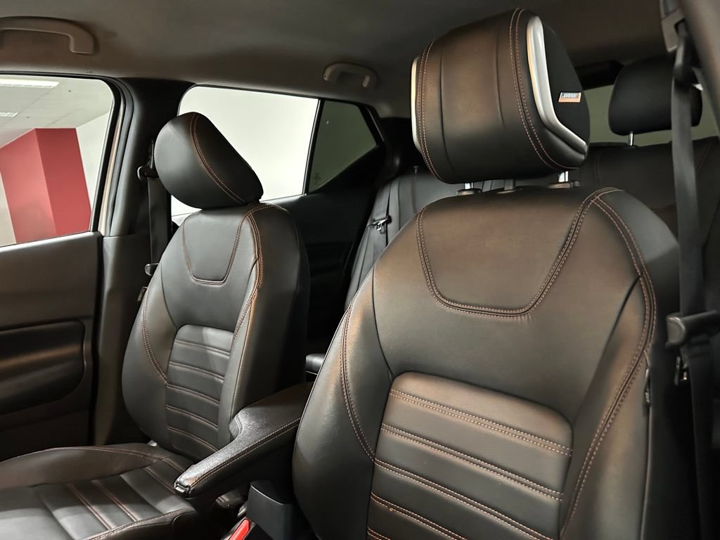 Used 2020 Nissan Kicks SR w/ SR Premium Package FWD image 16