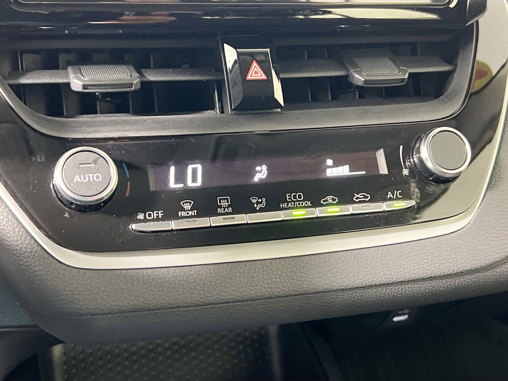 Used 2024 Toyota Corolla LE image 25