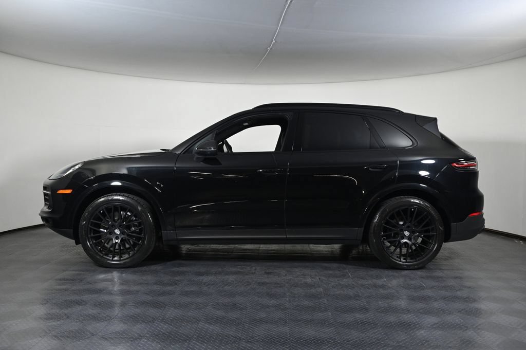 Certified 2023 Porsche Cayenne Platinum Edition AWD/4WD image 2