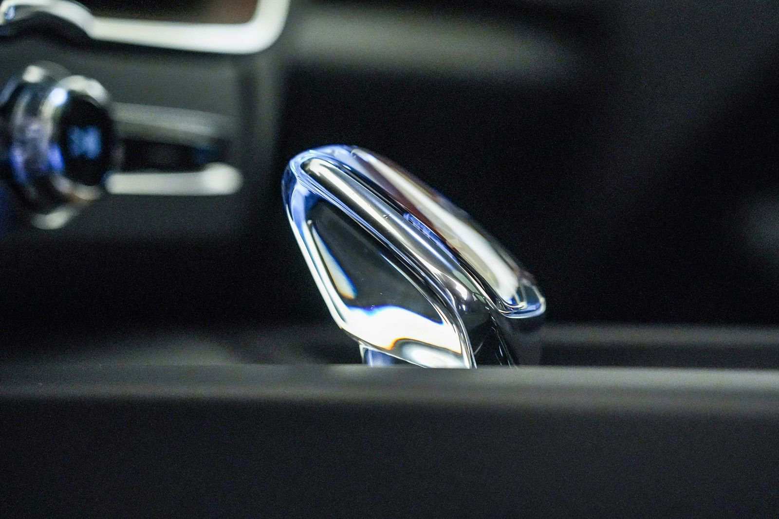 Certified 2023 Volvo XC60 T8 Ultimate w/ Protection Package Premier AWD/4WD image 24