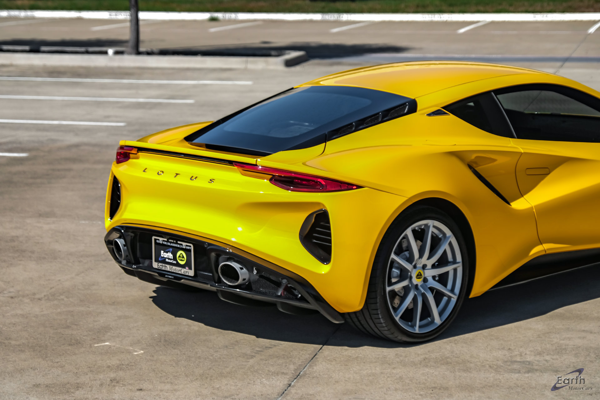 Used 2025 Lotus Emira RWD image 24