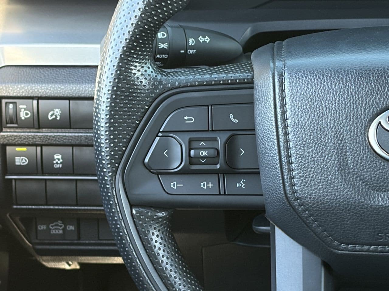 Used 2026 Toyota Tacoma SR5 AWD/4WD image 19