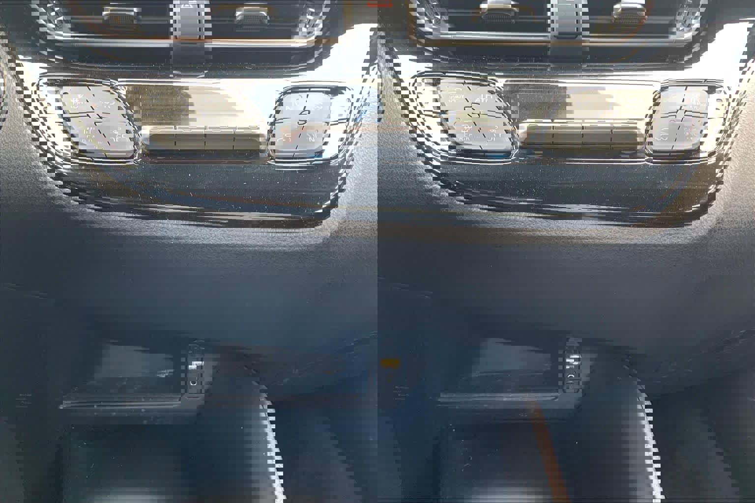 Used 2018 Toyota C-HR XLE FWD image 32