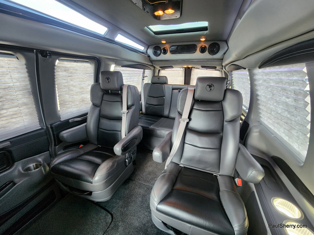 Used 2021 Chevrolet Express 2500 LS w/ Enhanced Convenience Package image 3