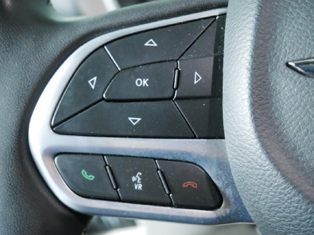 Used 2022 Chrysler Voyager LX FWD image 24