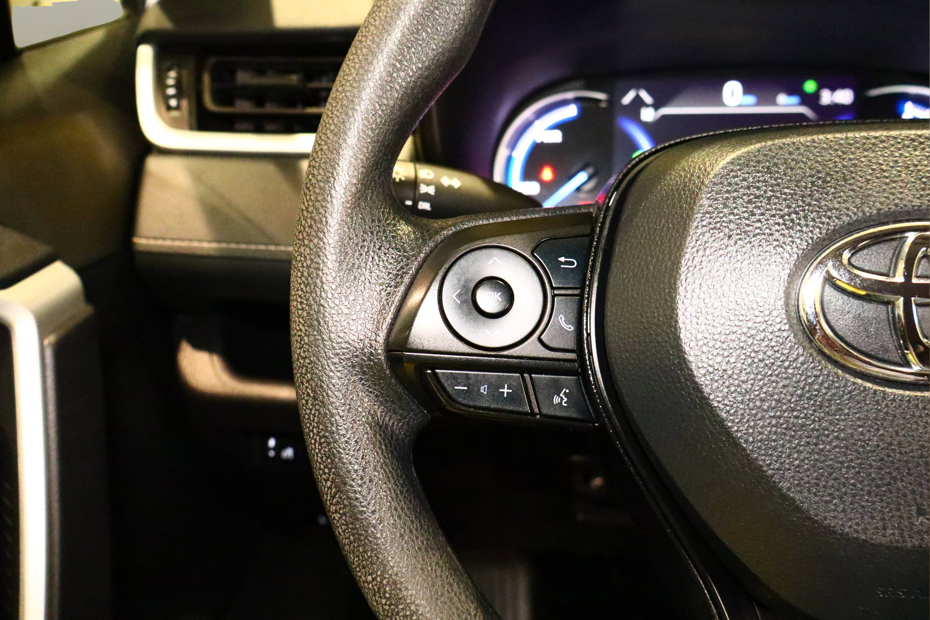 Used 2024 Toyota RAV4 LE image 11