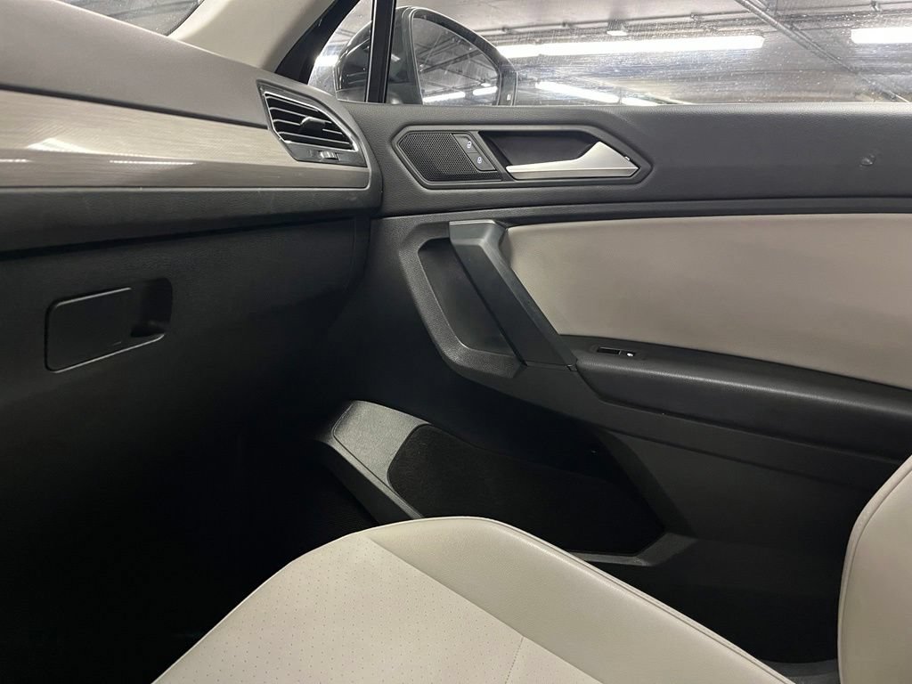 Used 2019 Volkswagen Tiguan SE w/ Panoramic Sunroof Package AWD/4WD image 28