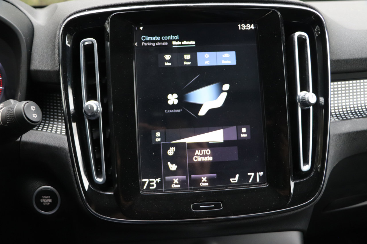 Used 2021 Volvo XC40 T5 R-Design w/ Advanced Package image 26